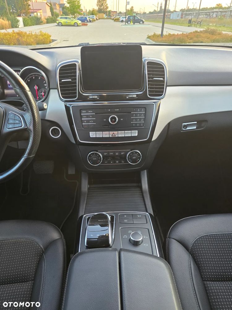 Mercedes-Benz GLE 400 4Matic 7G-TRONIC Exclusive - 24