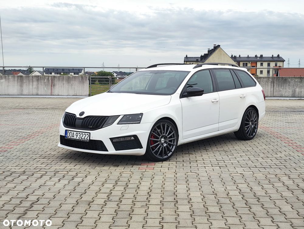 Skoda Octavia 2.0 TDI DSG RS - 1
