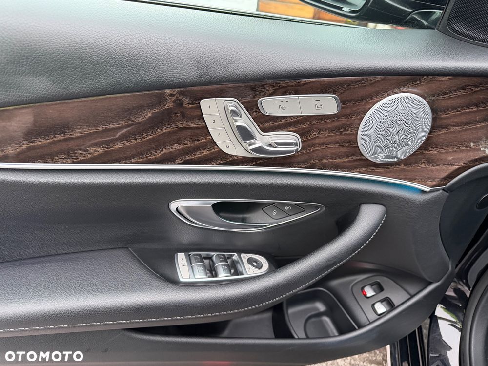 Mercedes-Benz Klasa E 220 d 9G-TRONIC Avantgarde - 31