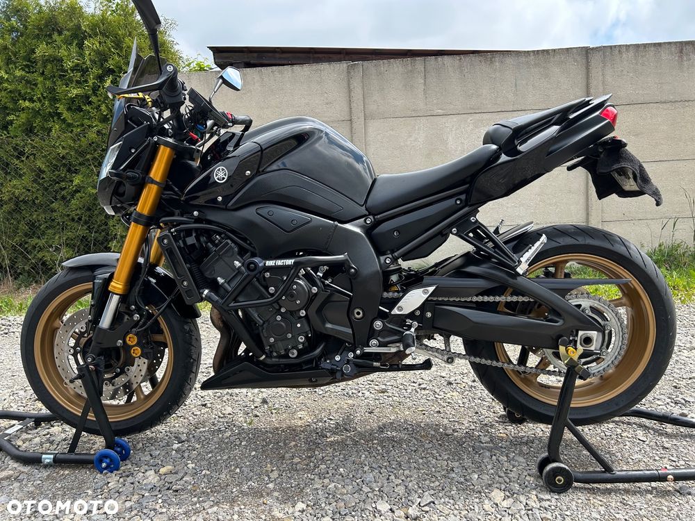 Yamaha FZ8 - 11