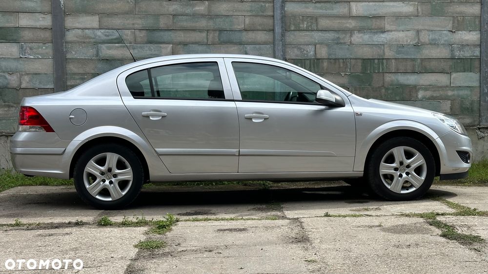 Opel Astra 1.6 Edition - 17
