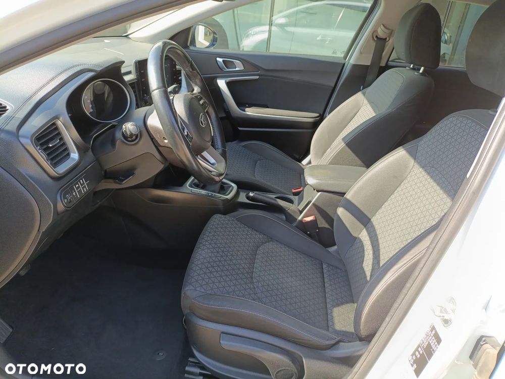 Kia XCeed 1.5 T-GDI M - 11