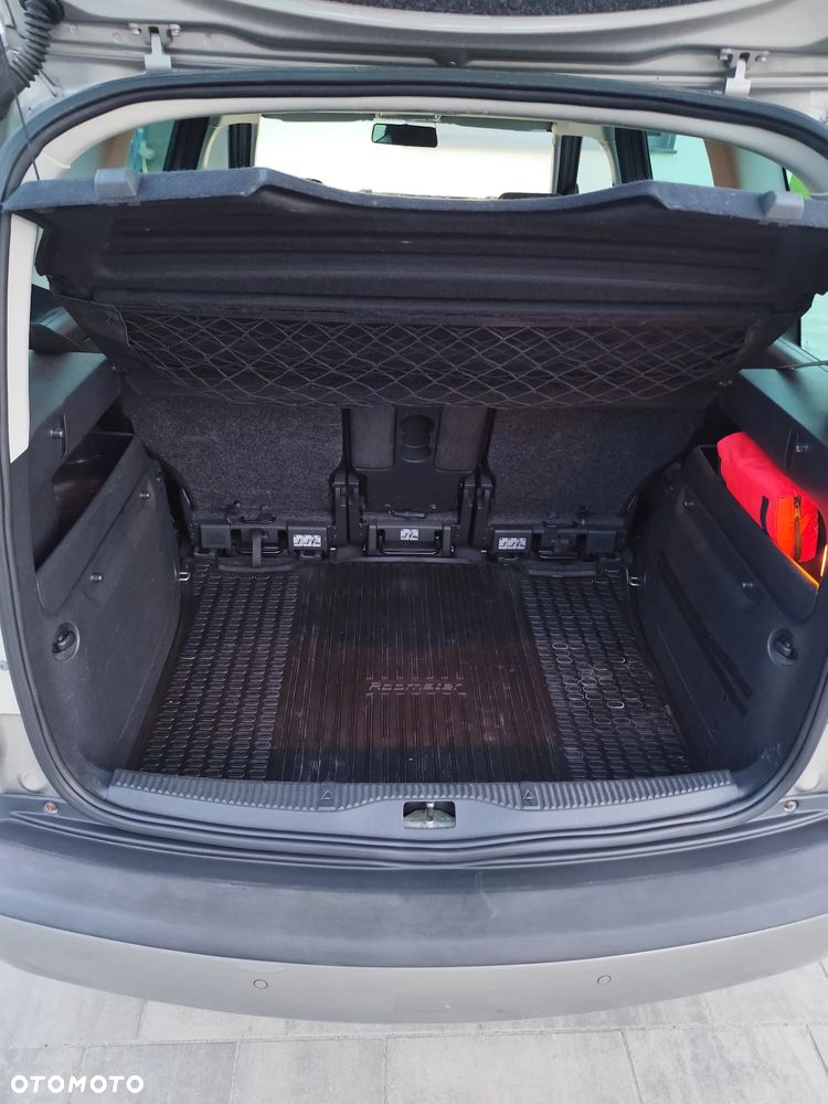 Skoda Roomster 1.2 TSI DSG Elegance PLUS EDITION - 16