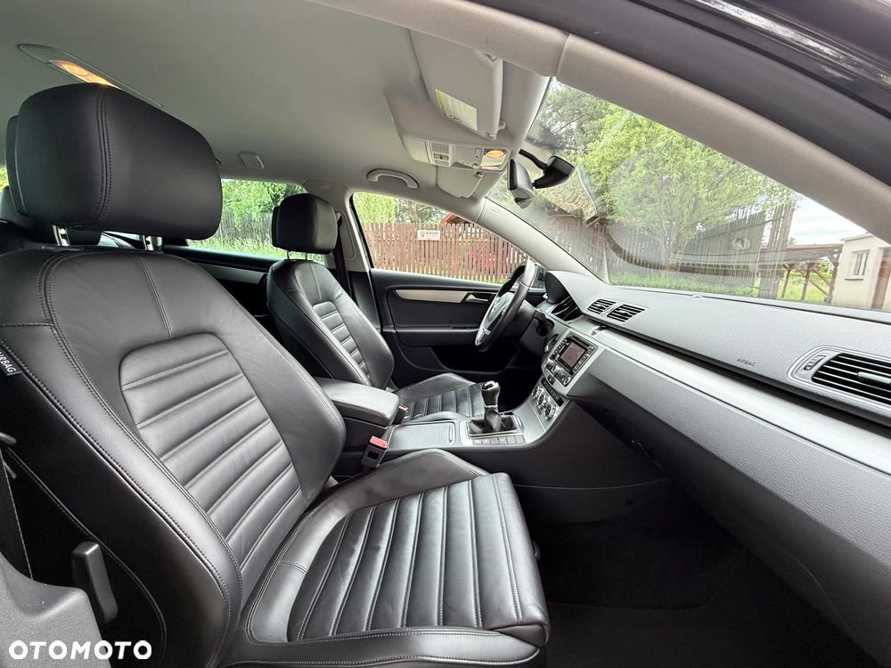 Volkswagen Passat Variant 2.0 Blue TDI SCR Highline - 27