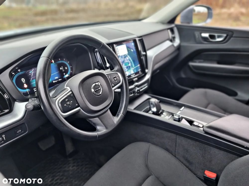 Volvo XC 60 B4 D AWD Geartronic Momentum Pro - 25