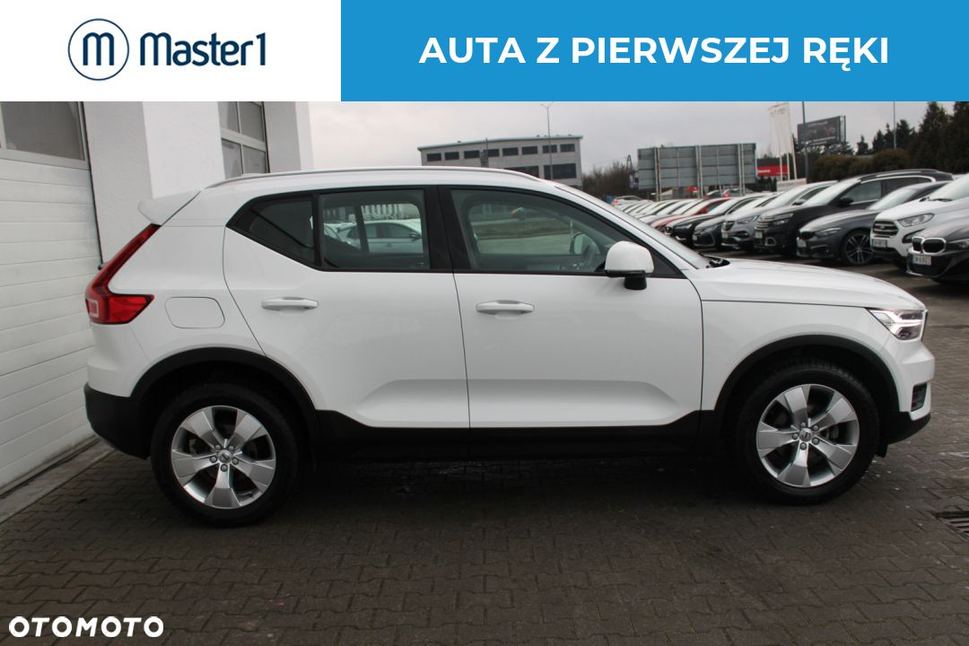 Volvo XC 40 T3 Momentum Pro - 2