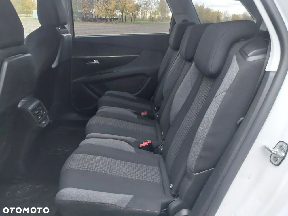 Peugeot 5008 - 19