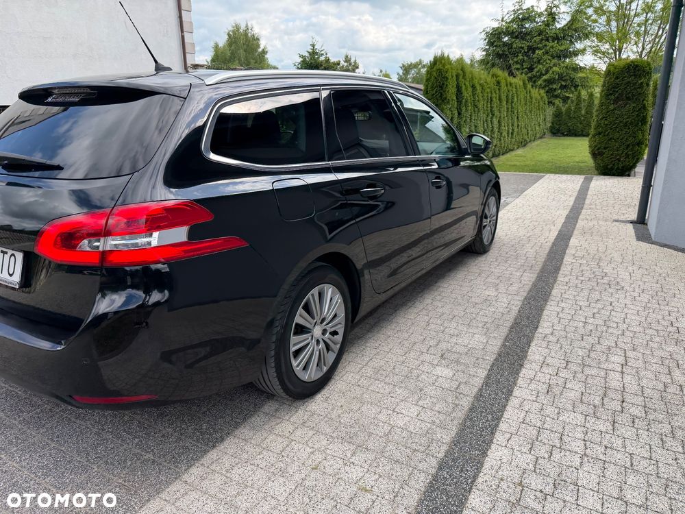 Peugeot 308 1.2 PureTech GPF Allure S&S - 23