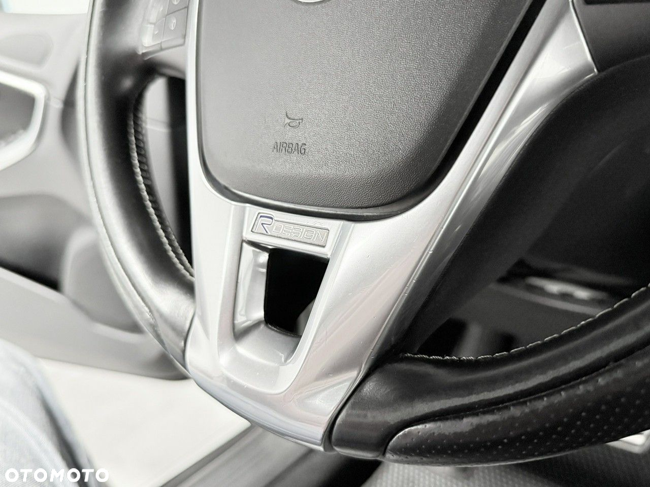 Volvo V40 D3 Drive-E SCR R-Design Momentum - 28