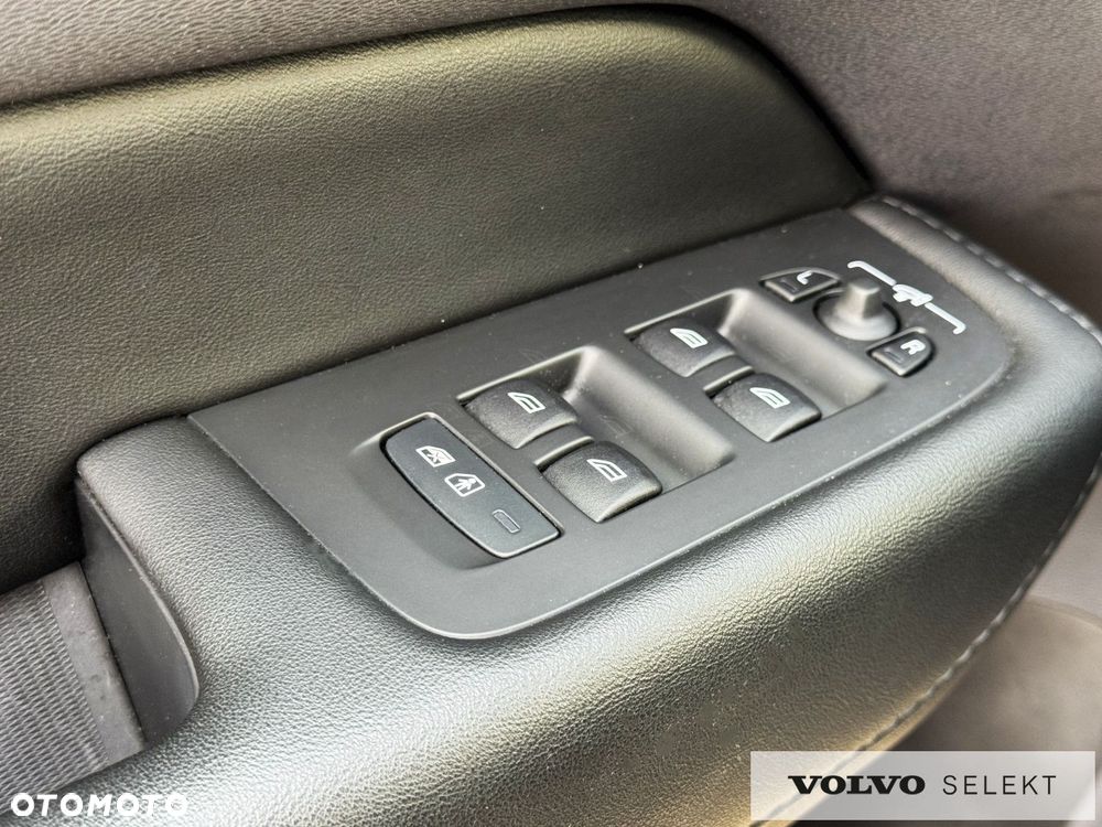 Volvo XC 60 - 30