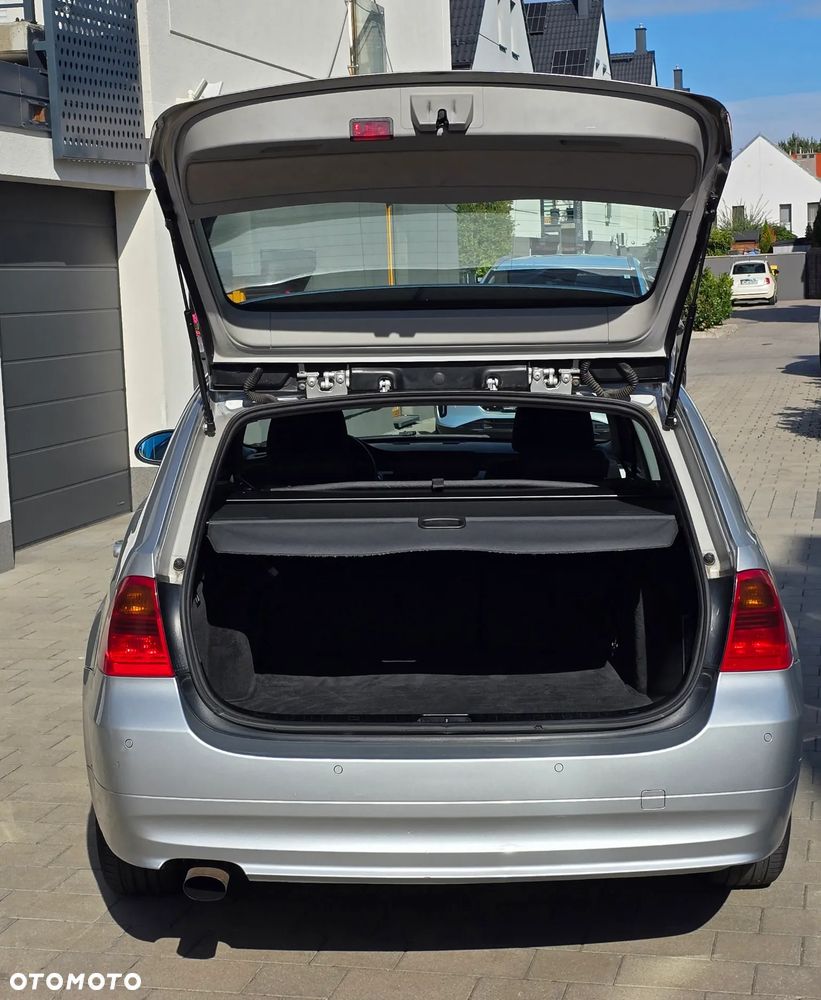 BMW Seria 3 320d - 29