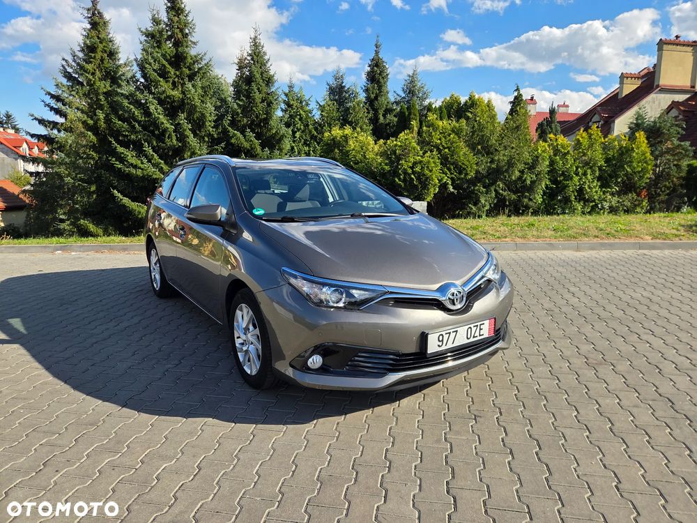 Toyota Auris 1.6 Premium Comfort - 2