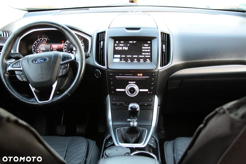 Ford Edge 2.0 TDCi 4x4 Titanium - 12