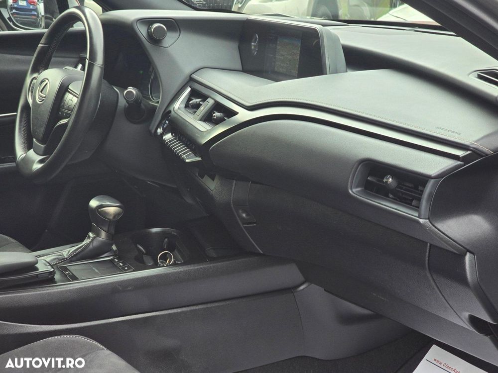 Lexus UX 250h Business Edition - 35