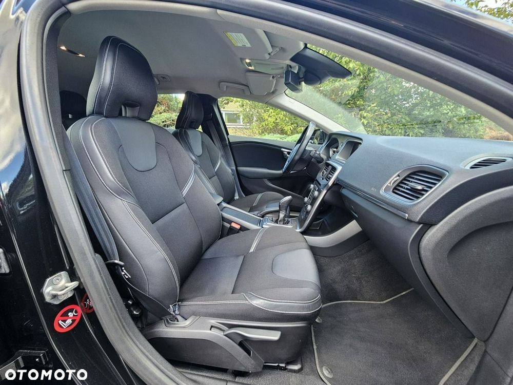 Volvo V40 D2 Momentum - 14