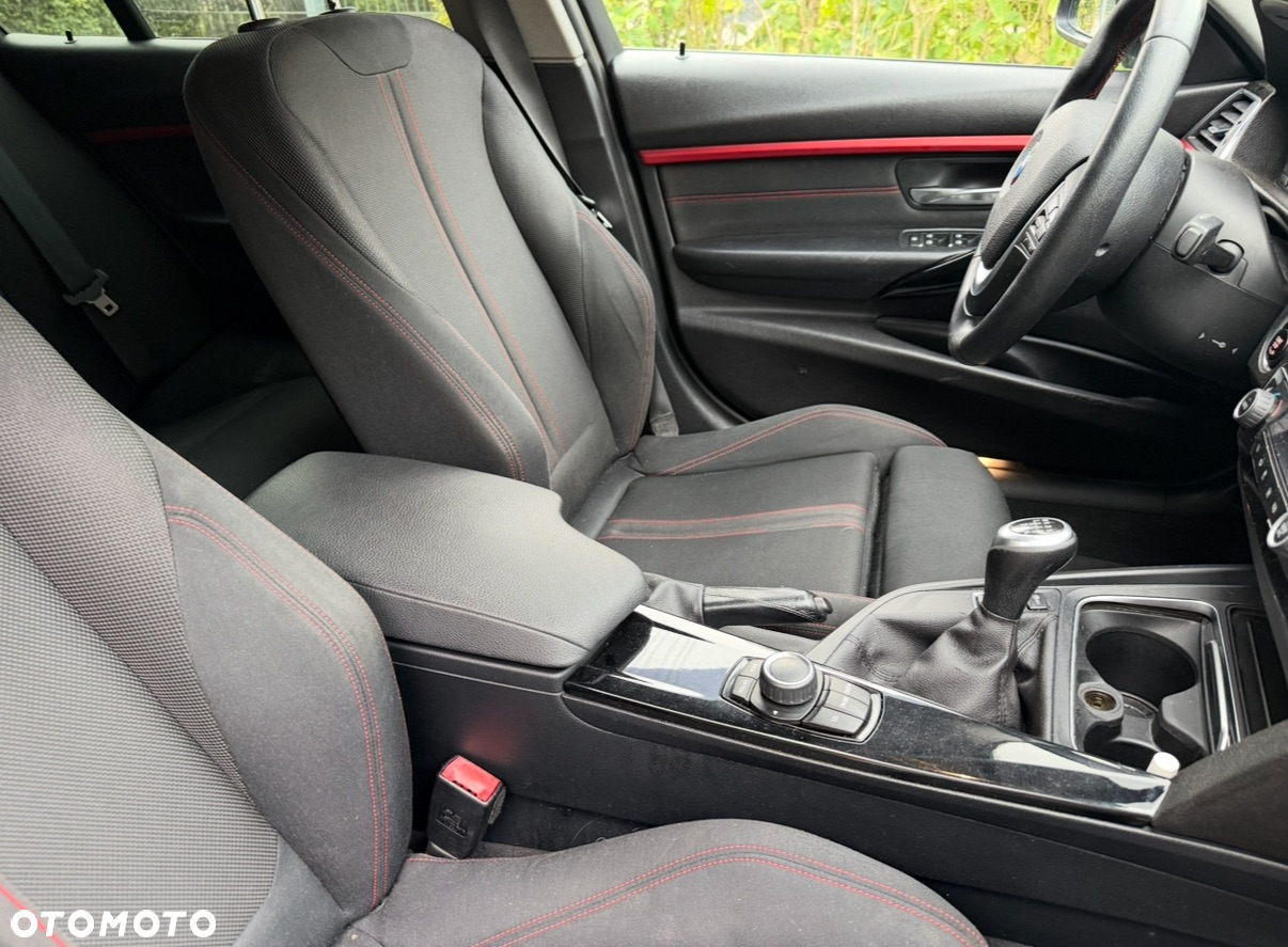 BMW Seria 3 320d Touring xDrive Sport Line - 21