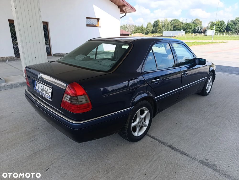 Mercedes-Benz 280 - 10