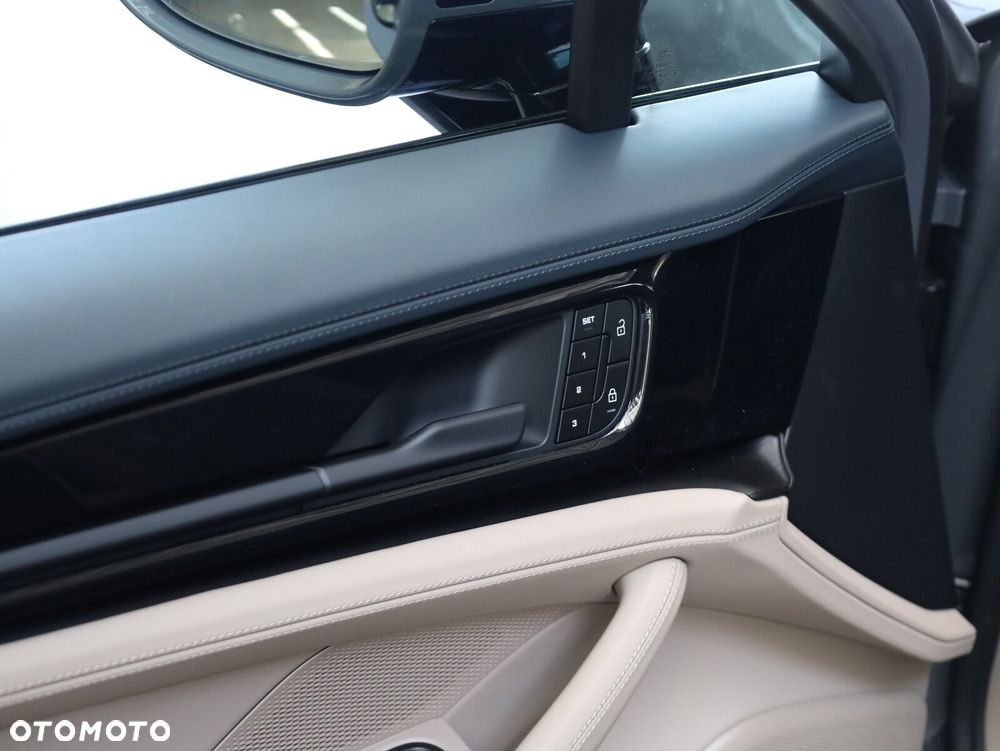 Porsche Panamera - 27