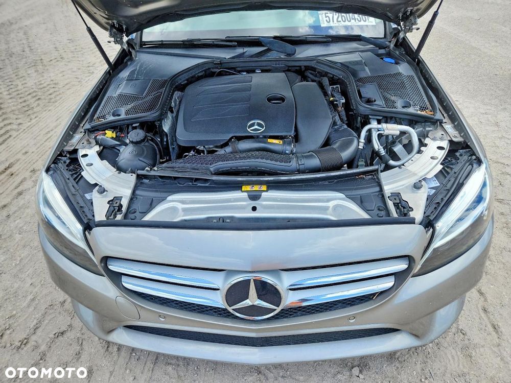 Mercedes-Benz Klasa C 300 9G-TRONIC - 12