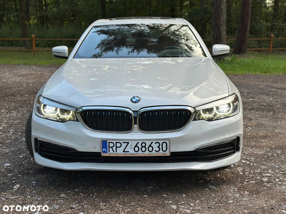 BMW Seria 5 530i xDrive Sport Line - 3