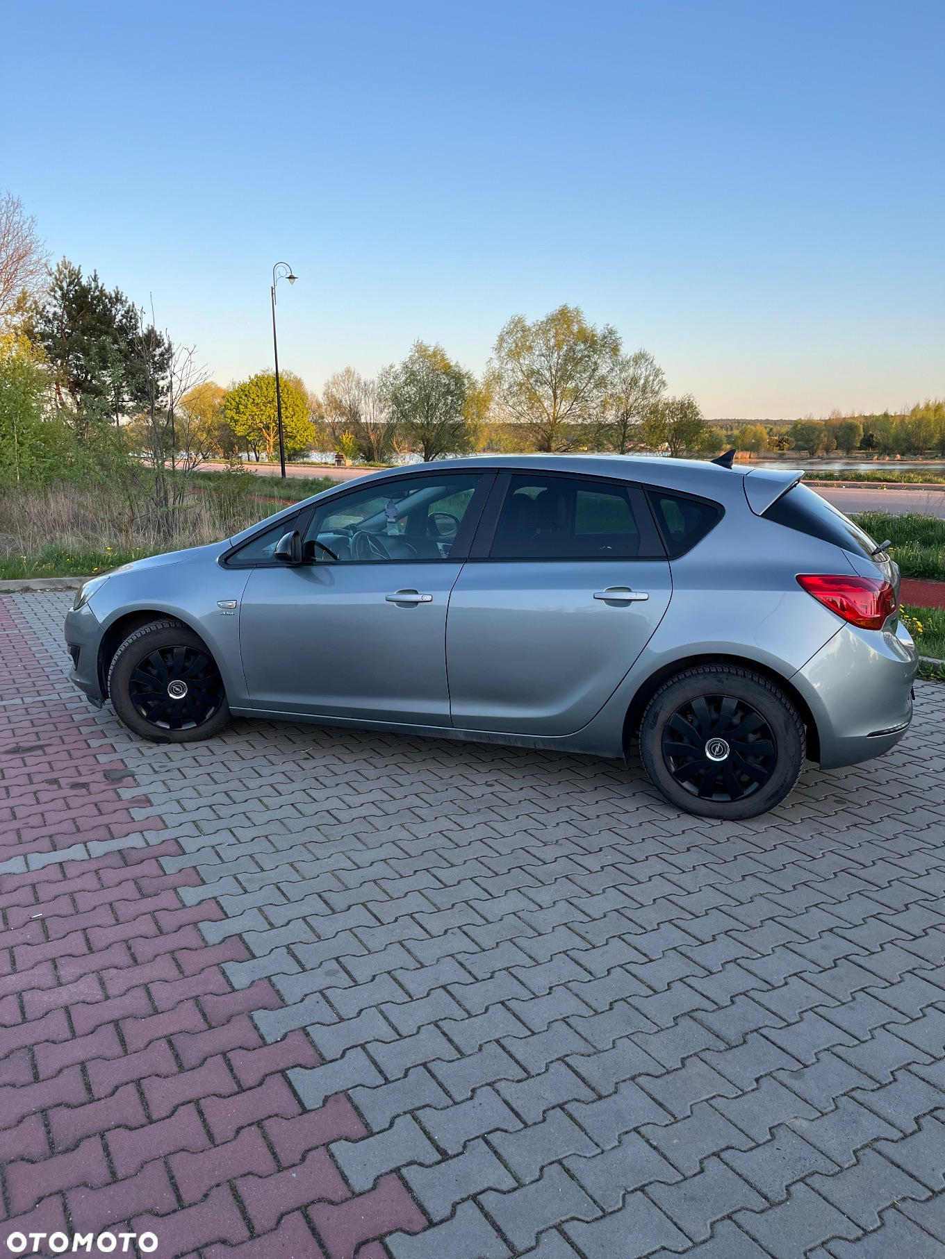 Opel Astra IV 1.4 T Active - 4