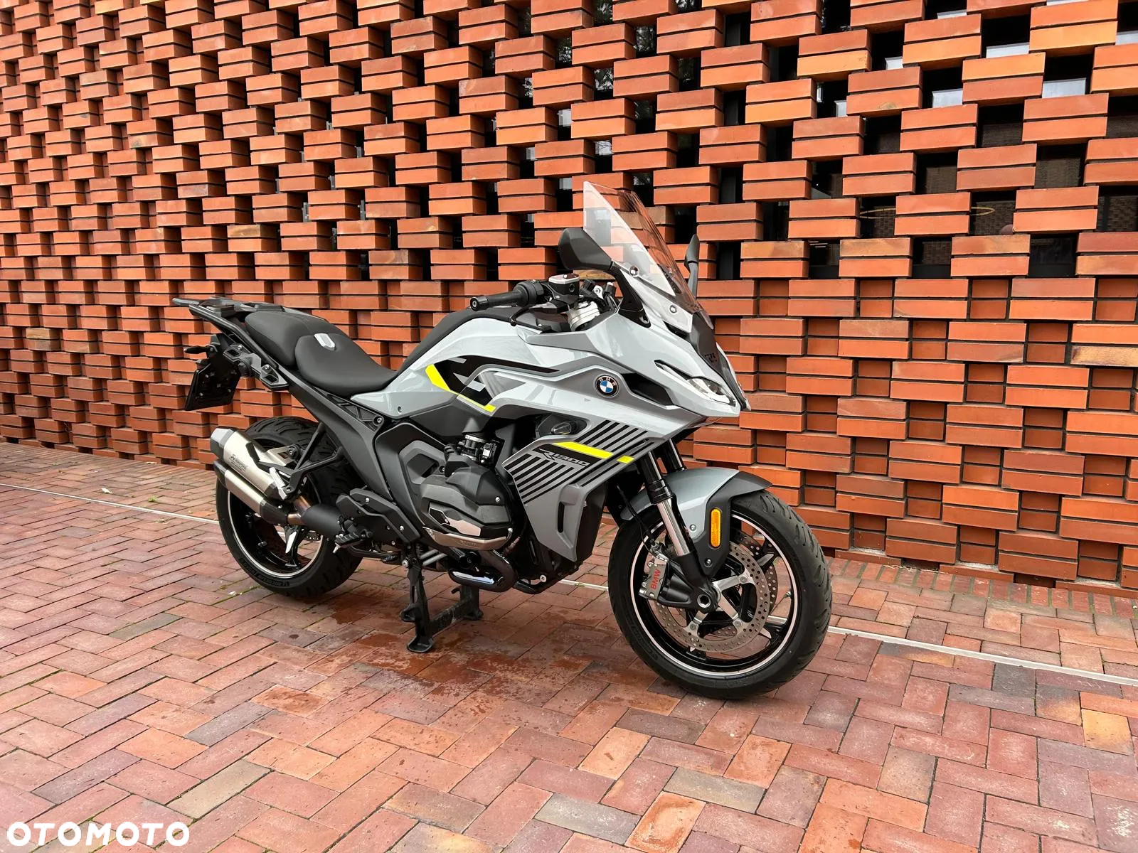 BMW R - 8