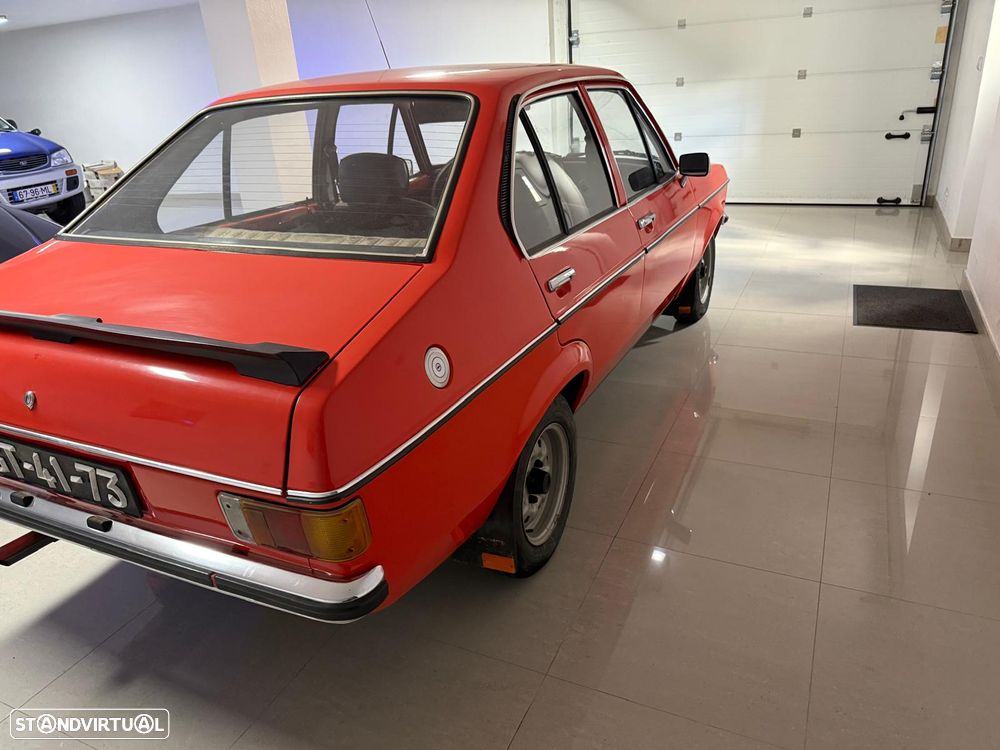 Ford Escort - 37