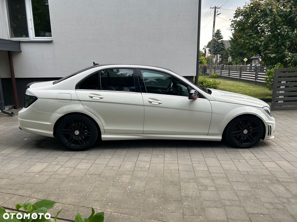 Mercedes-Benz Klasa C 350 CGI BlueEff Elegance - 2