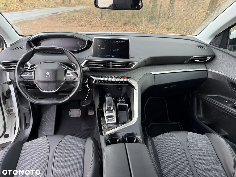 Peugeot 5008 BlueHDi 130 EAT8 Allure - 24