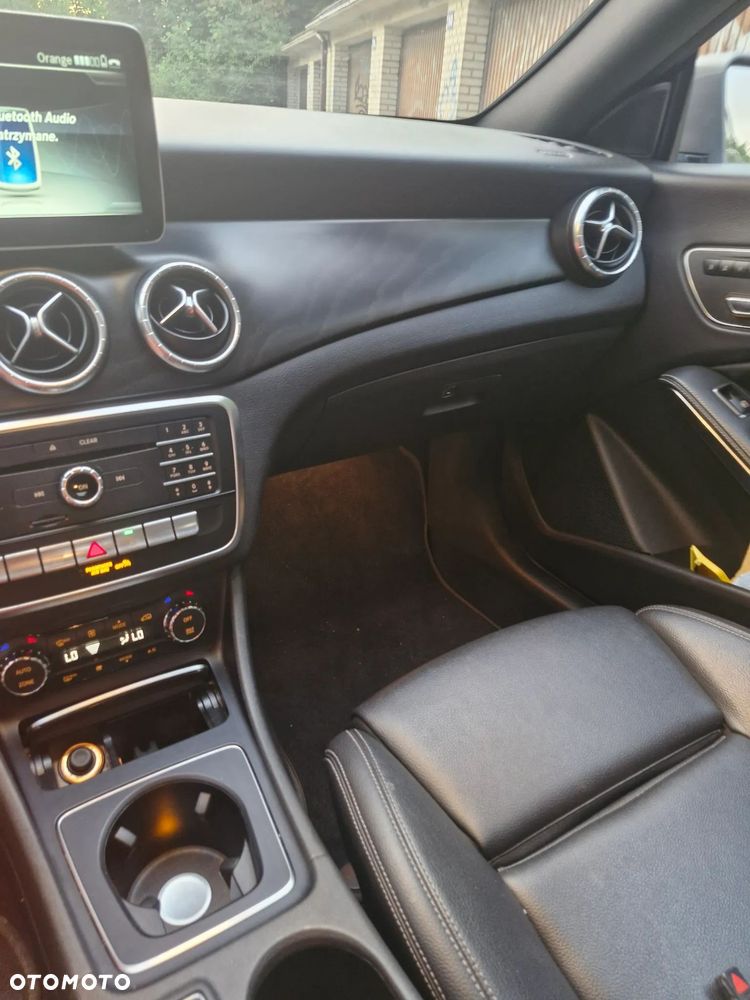 Mercedes-Benz CLA 250 4Matic 7G-DCT UrbanStyle Edition - 15