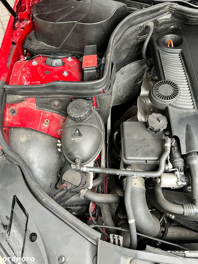 Mercedes-Benz Klasa C 250 CGI BlueEff Avantgarde - 18