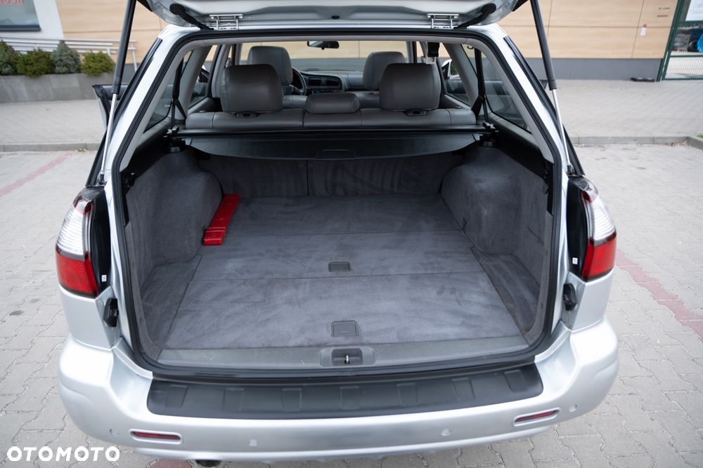 Subaru Outback 3.0 H6 - 16