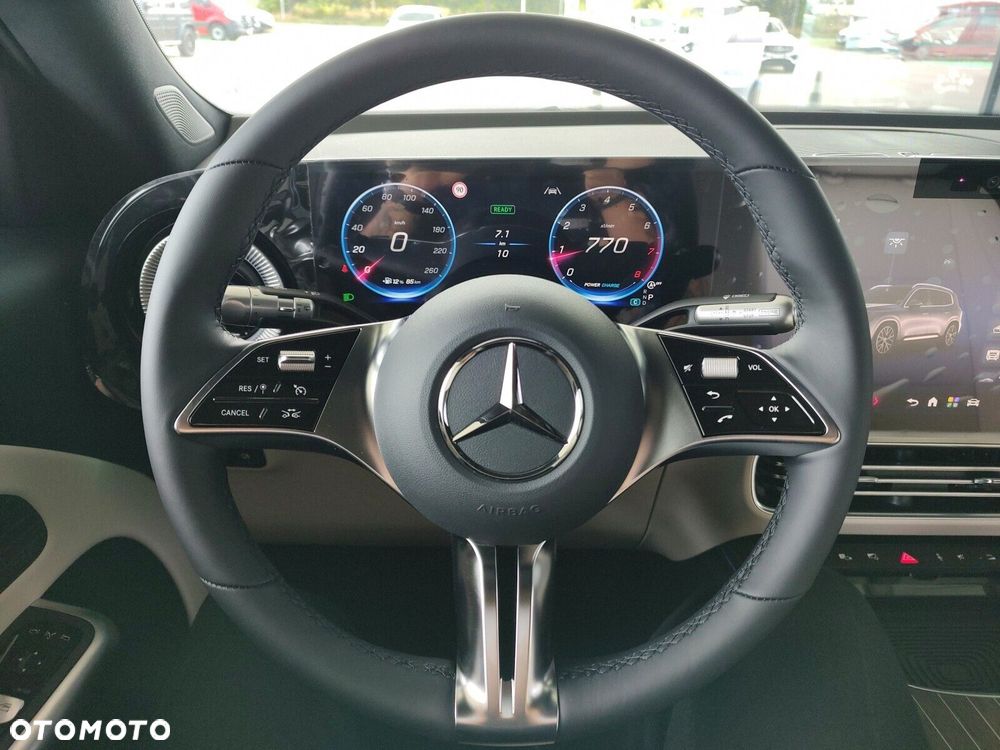 Mercedes-Benz GLB - 8