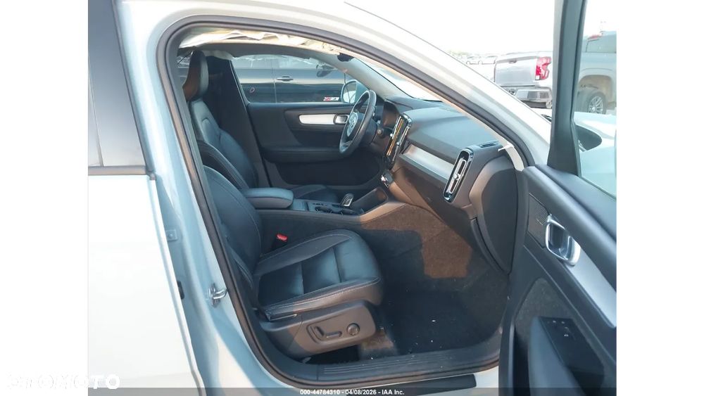 Volvo XC 40 T5 AWD Momentum - 10