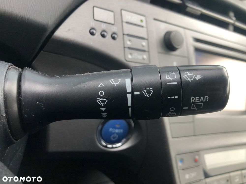 Toyota Prius 1.8 HSD Sol - 23