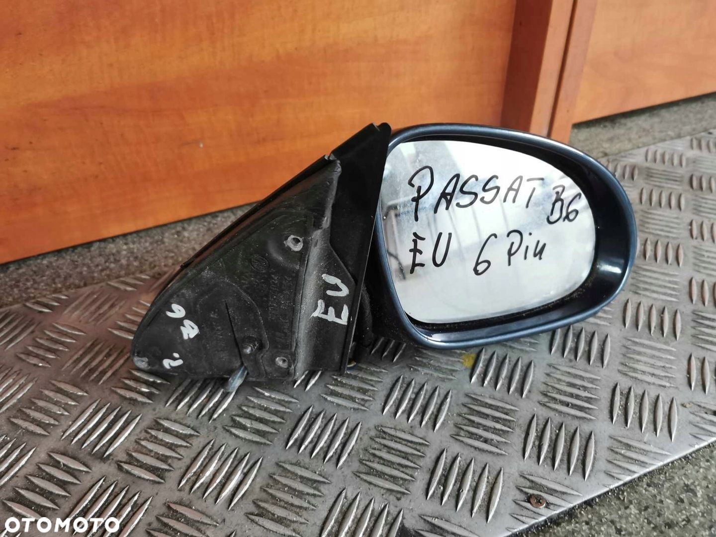 LUSTERKO PRAWY PRZÓD VW PASSAT B6 EU 6 PIN - 1