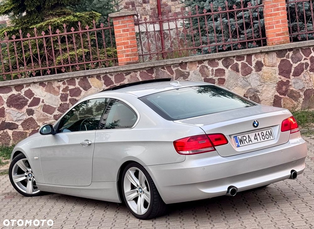 BMW Seria 3 335i Edition Exclusive - 11
