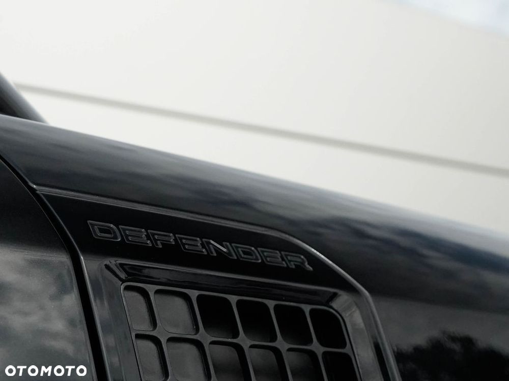 Land Rover Defender - 10