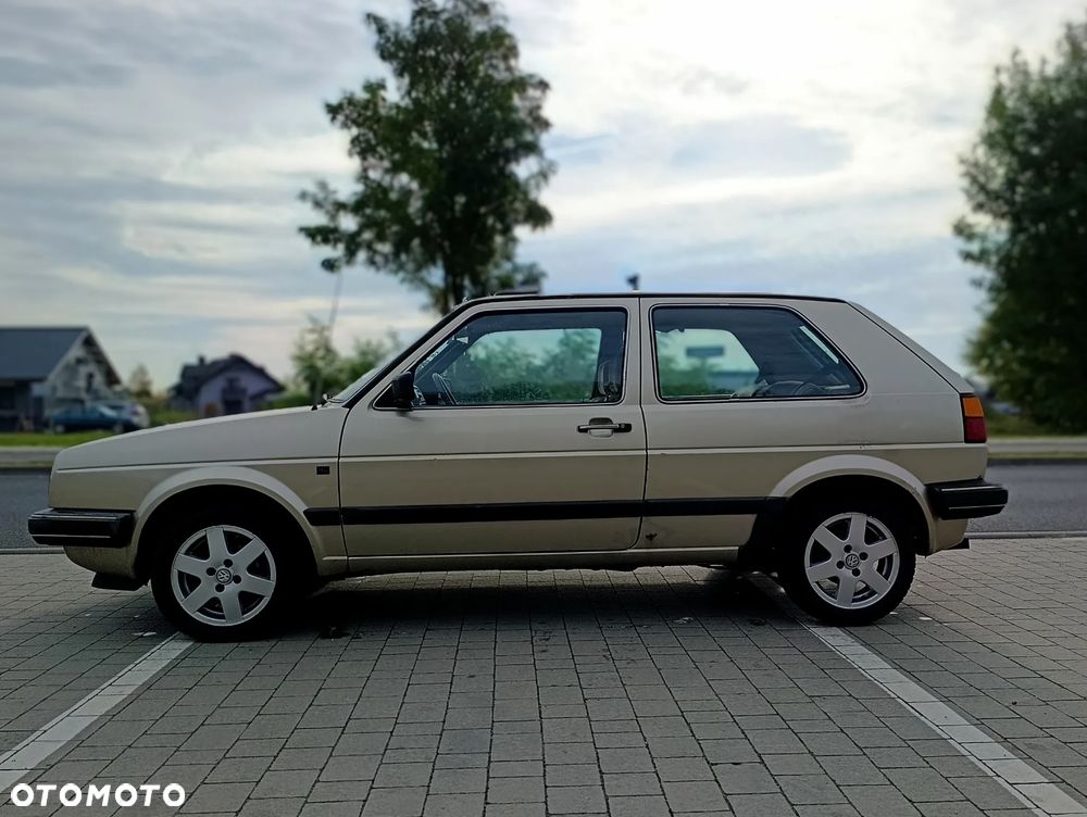 Volkswagen Golf 1988 photo 2