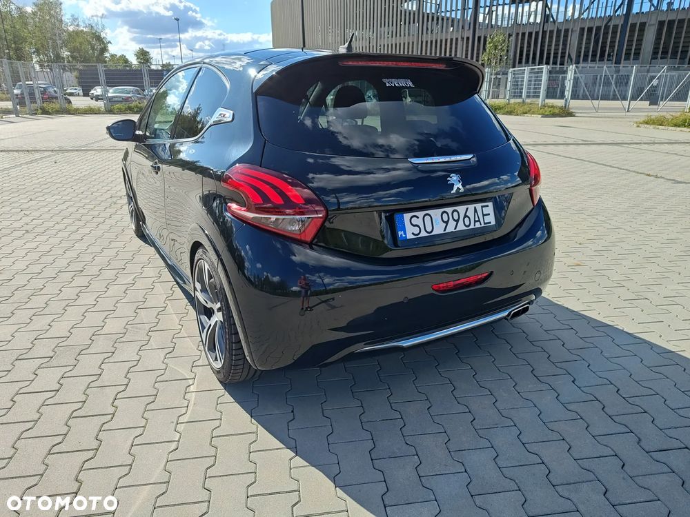 Peugeot 208 - 11