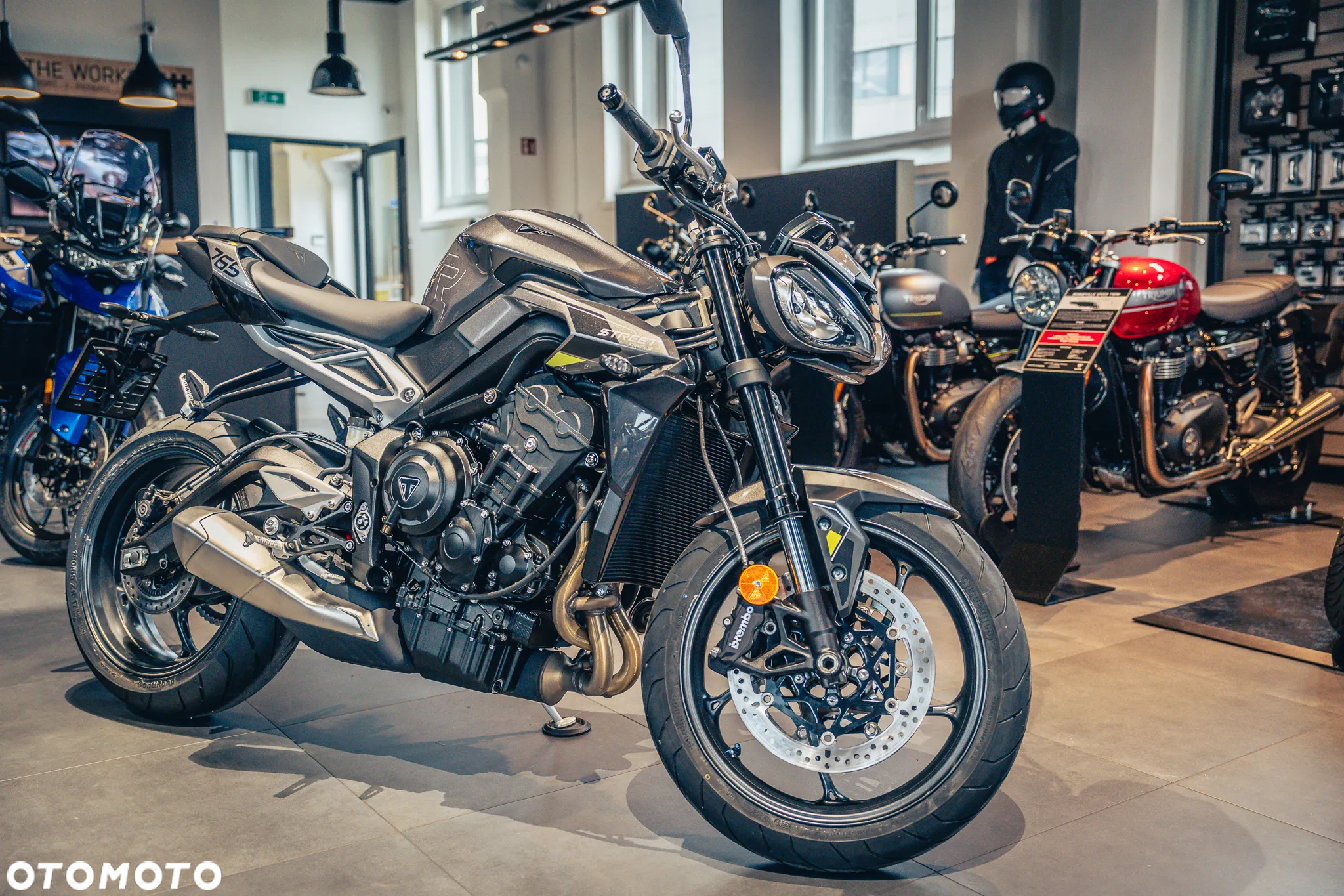 Triumph Street Triple - 8
