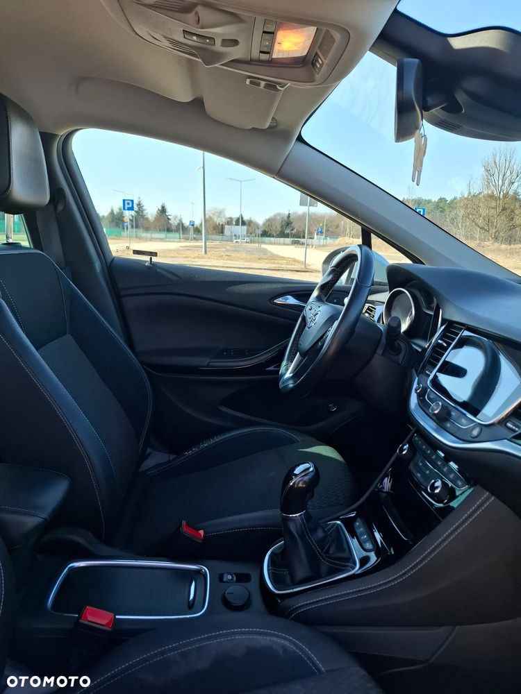 Opel Astra 1.6 CDTI Sport - 11