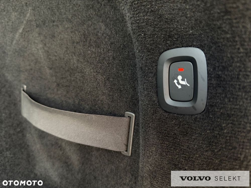 Volvo V90 Cross Country - 32