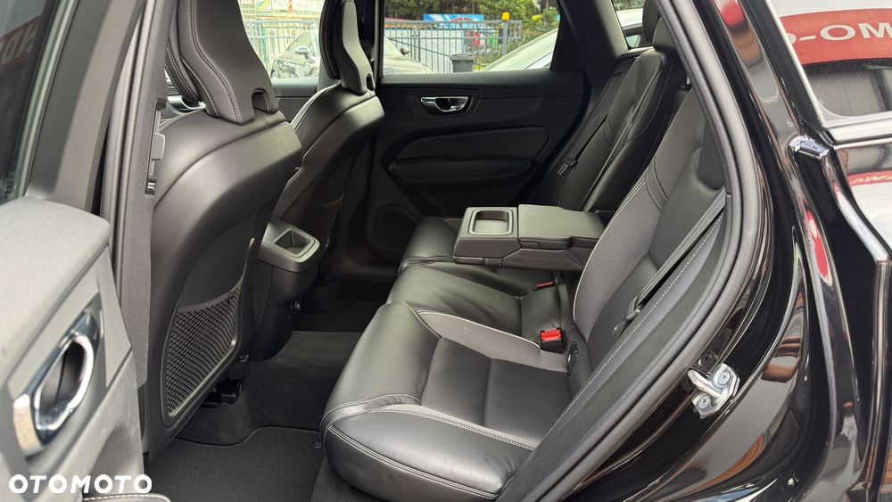 Volvo XC 60 D4 RDesign - 27
