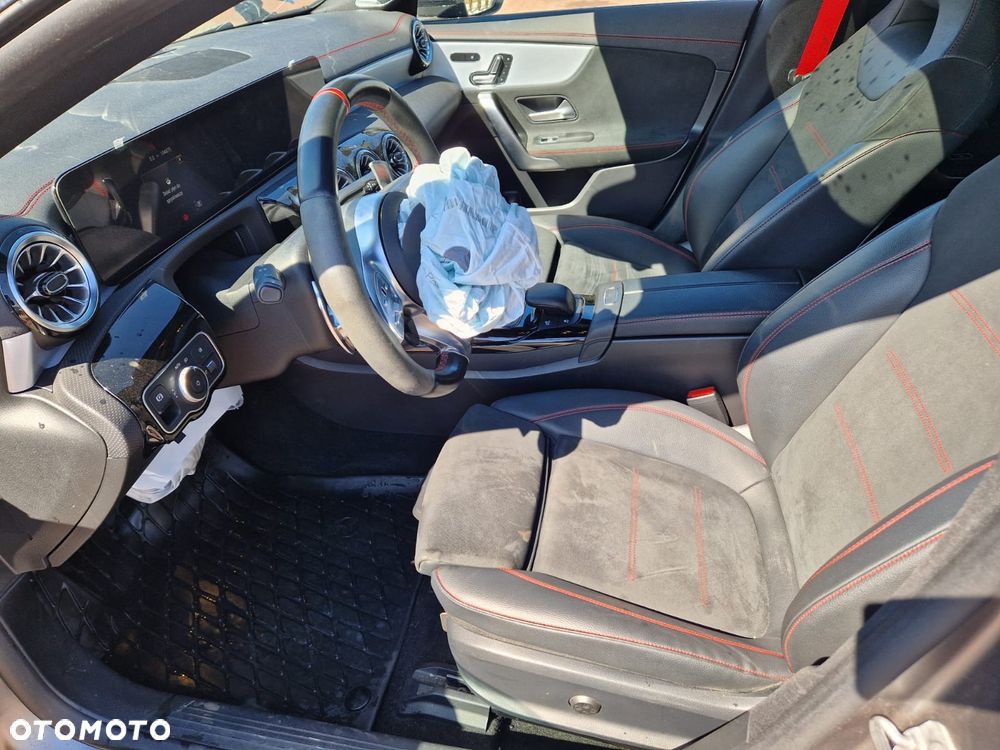 Mercedes-Benz CLA AMG 45 S 4-Matic+ 8G-DCT - 21