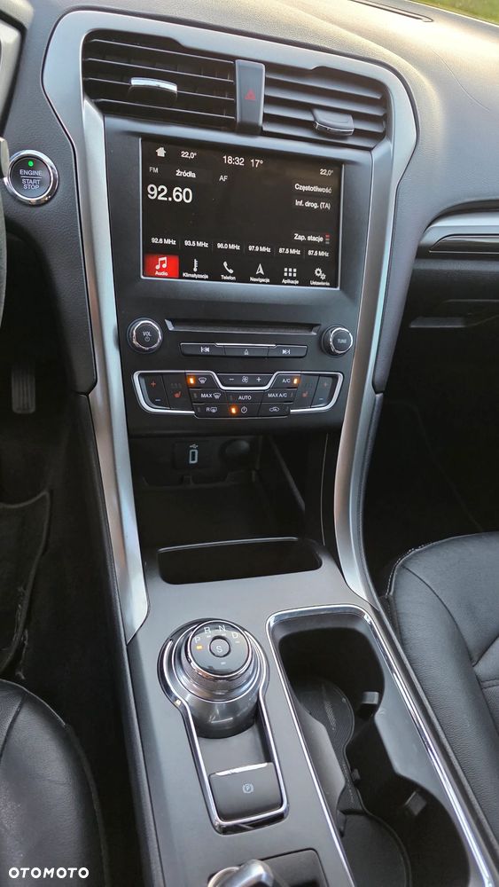 Ford Fusion 2.0 EcoBoost Titanium - 12
