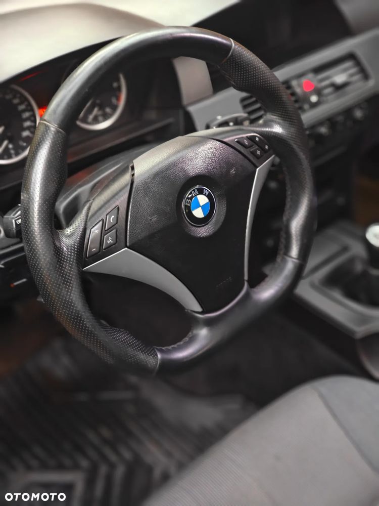 BMW Seria 5 520i - 6