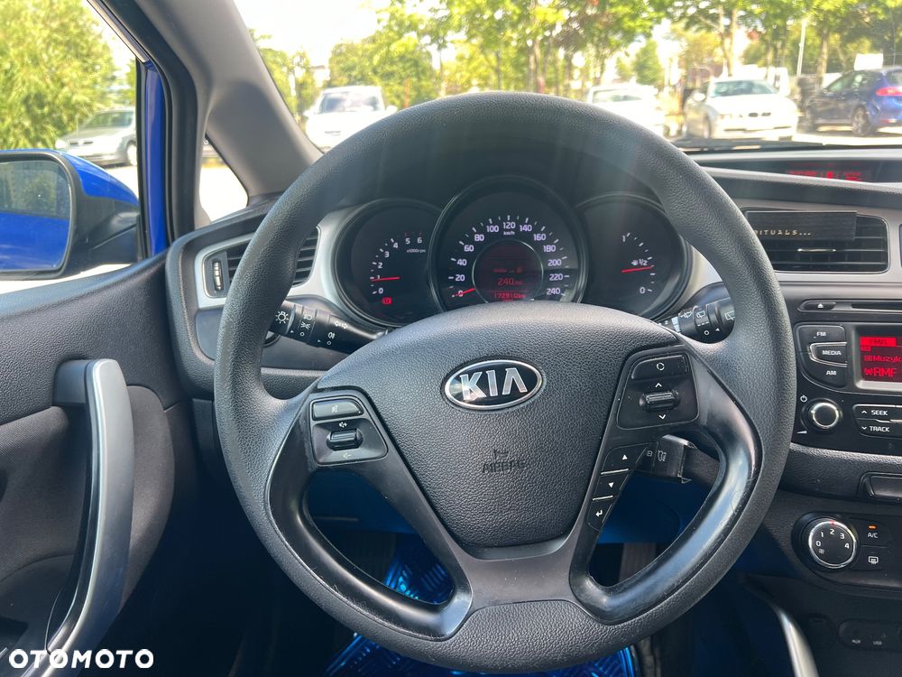 Kia Ceed - 15