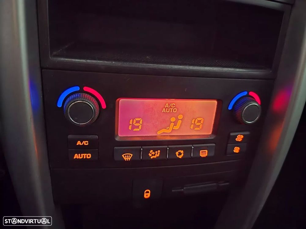 Peugeot 207 1.4 16V Active - 17