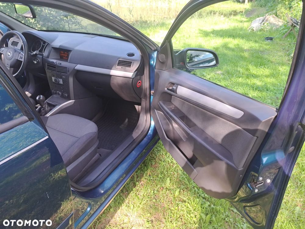 Opel Astra 1.6 Essentia - 17